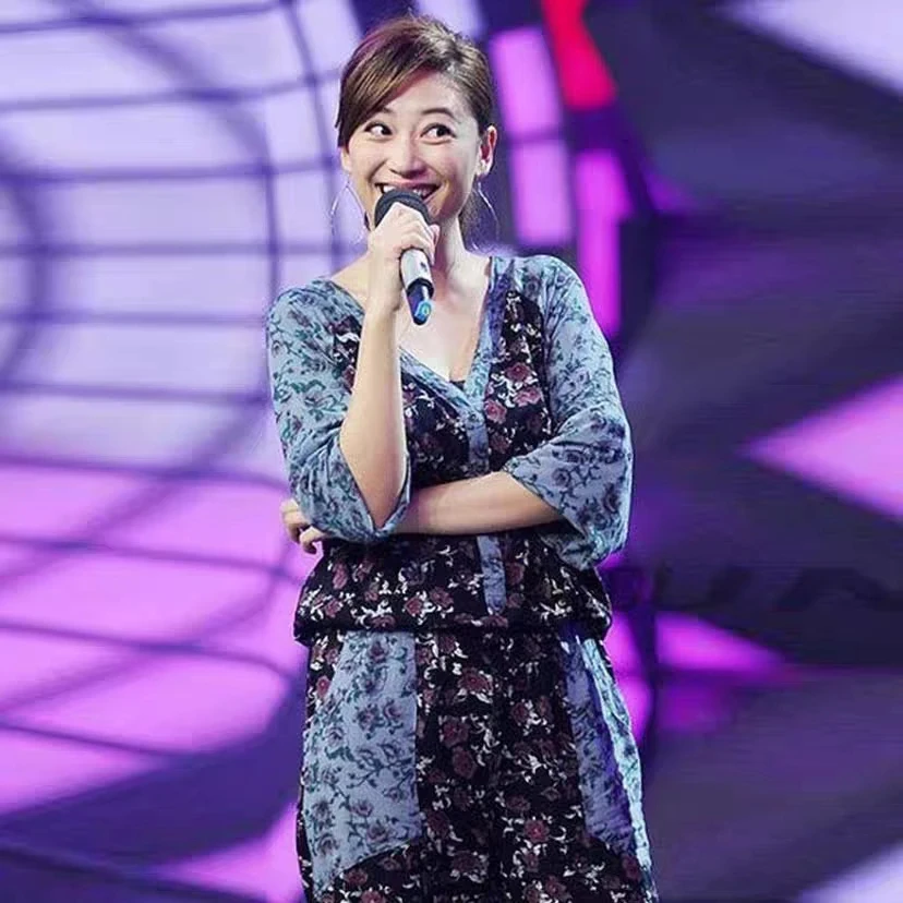 春夏新款韩版大码休闲V领七分裤印花雪纺碎花连衣裤女休闲连体裤