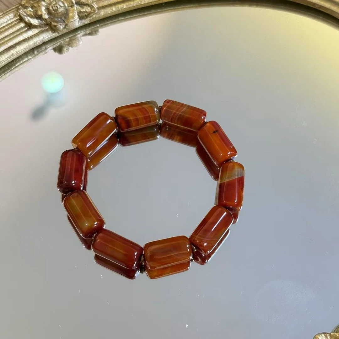 LZ3501-3 红色老型珠玛瑙手串