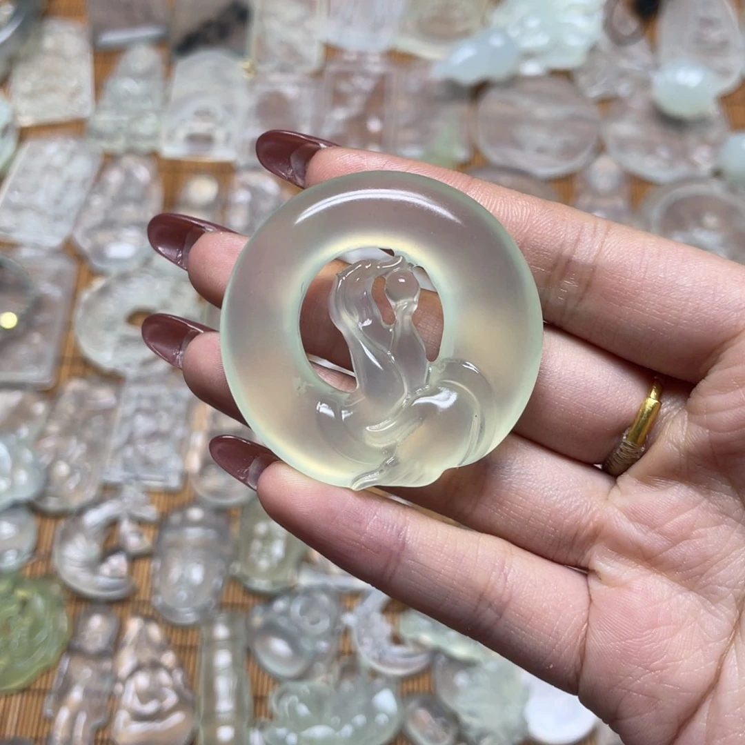 未镶嵌蛇纹石玉颈饰秋*