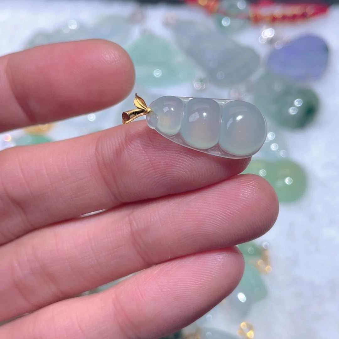 翡翠18K金镶嵌颈饰翡翠