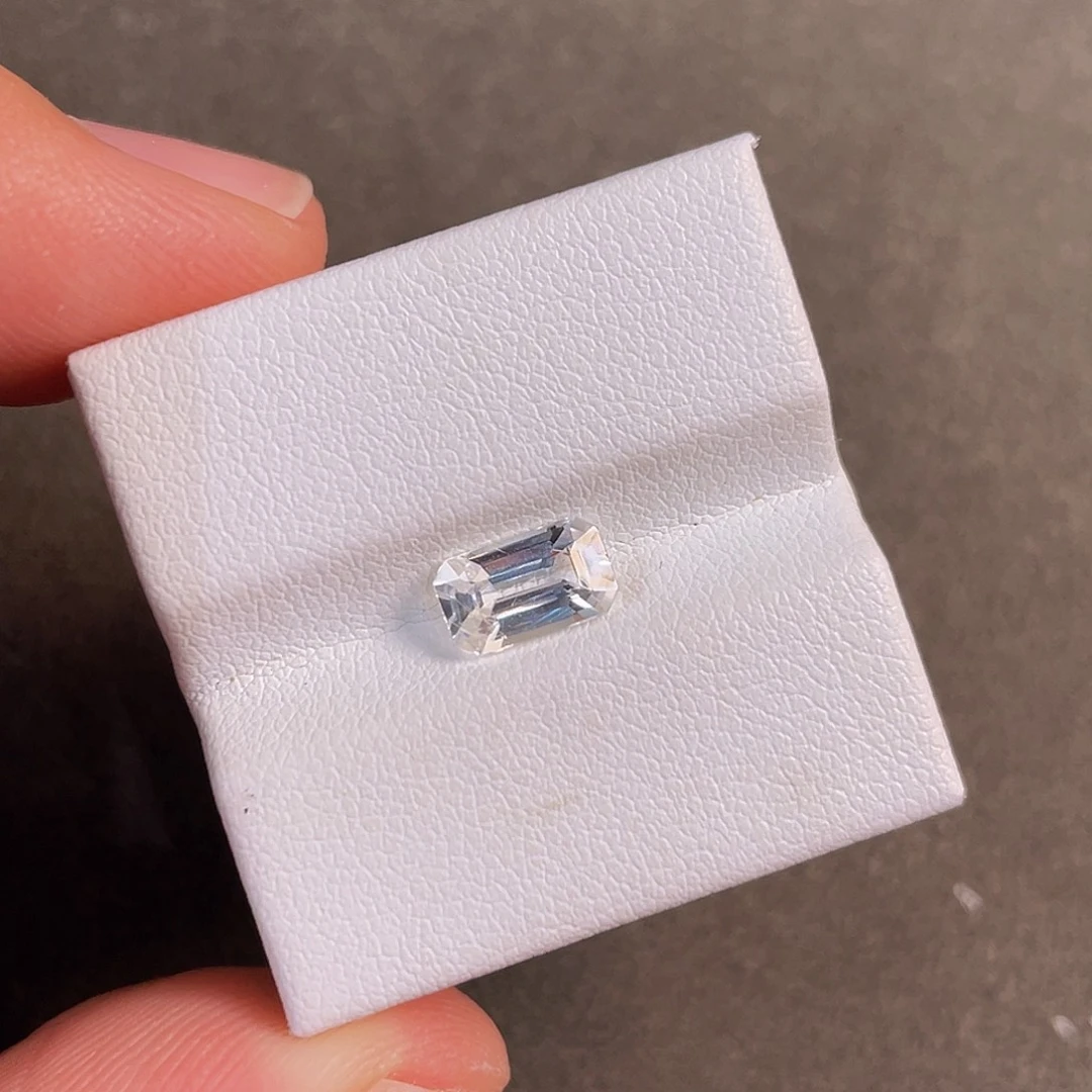 裸石蓝宝石白蓝宝裸石1.38ct