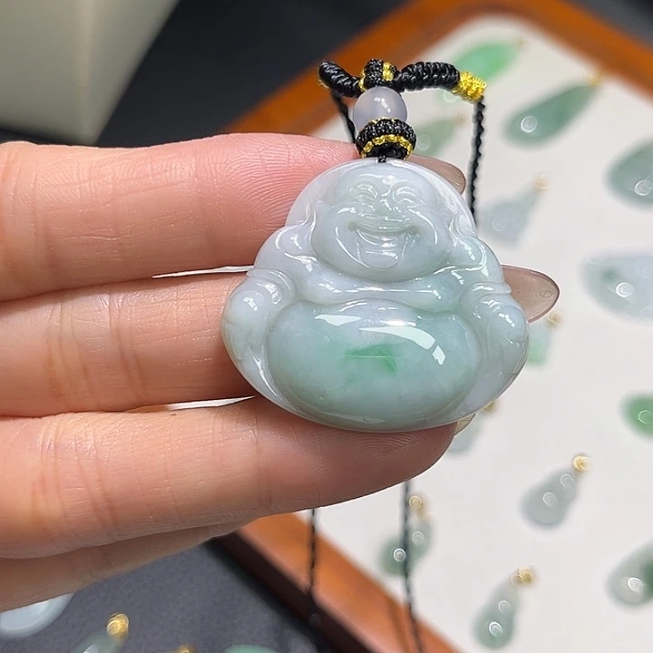 翡翠未镶嵌颈饰佛公