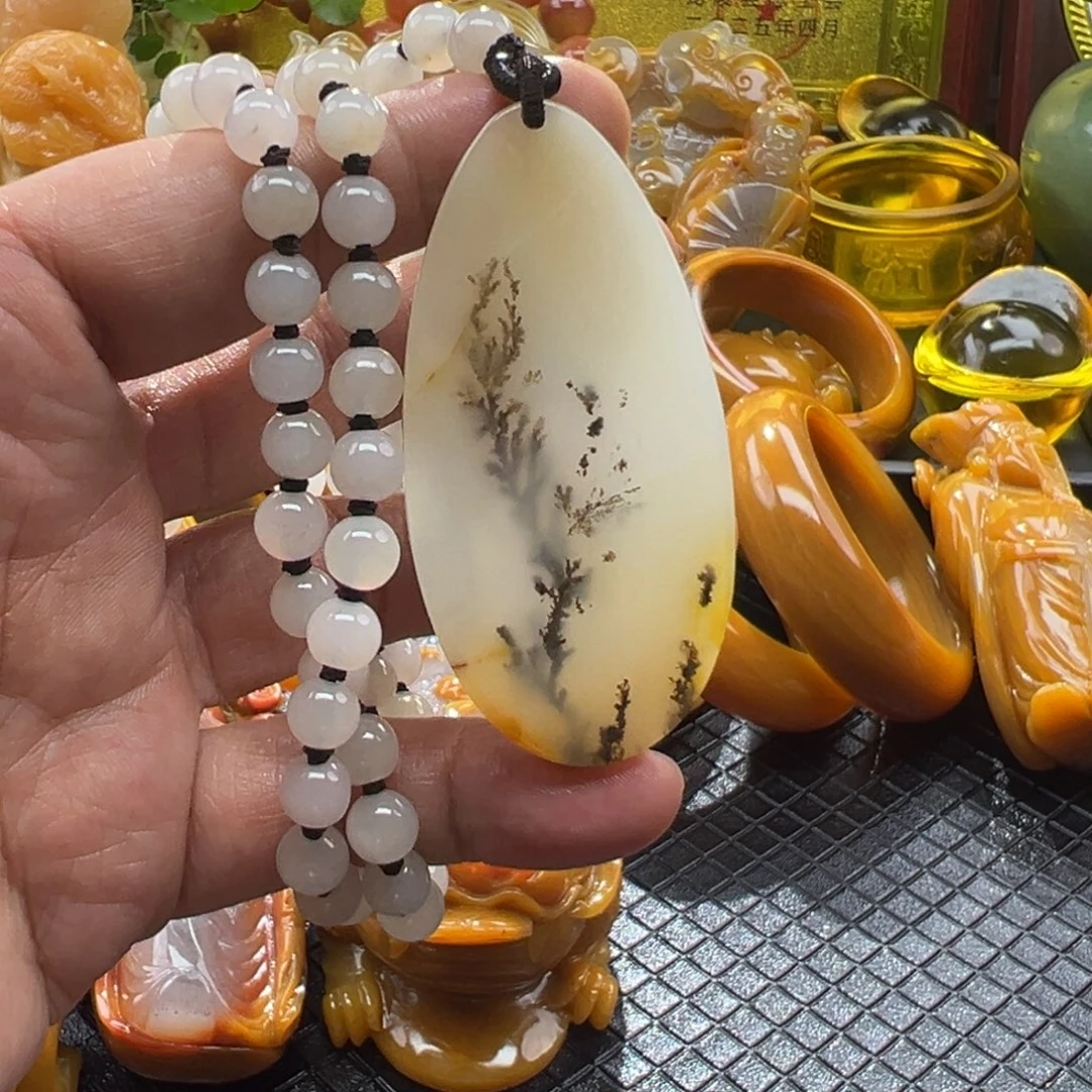 石英质玉未镶嵌颈饰