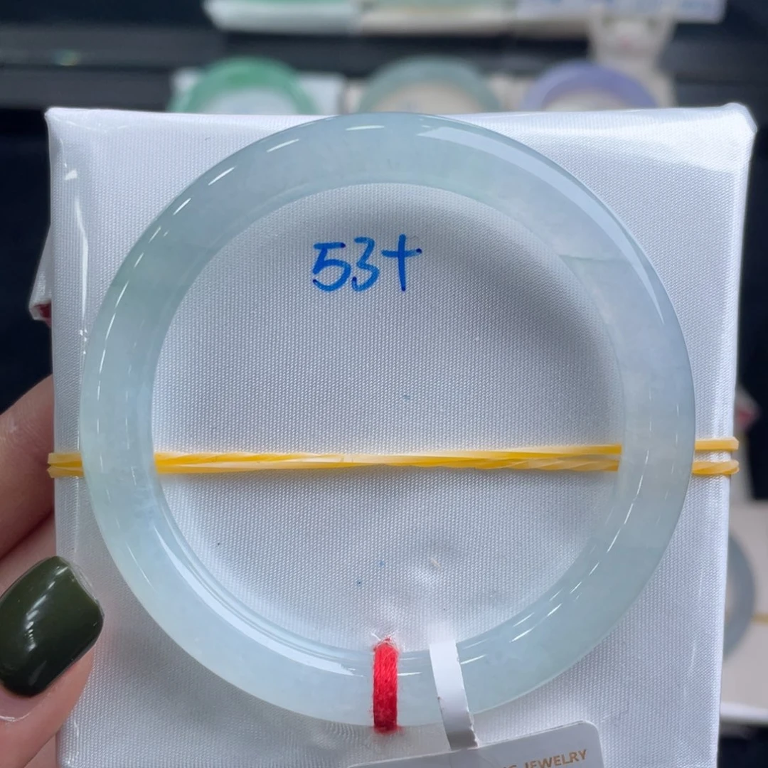 翡翠手镯未镶嵌包容捡漏