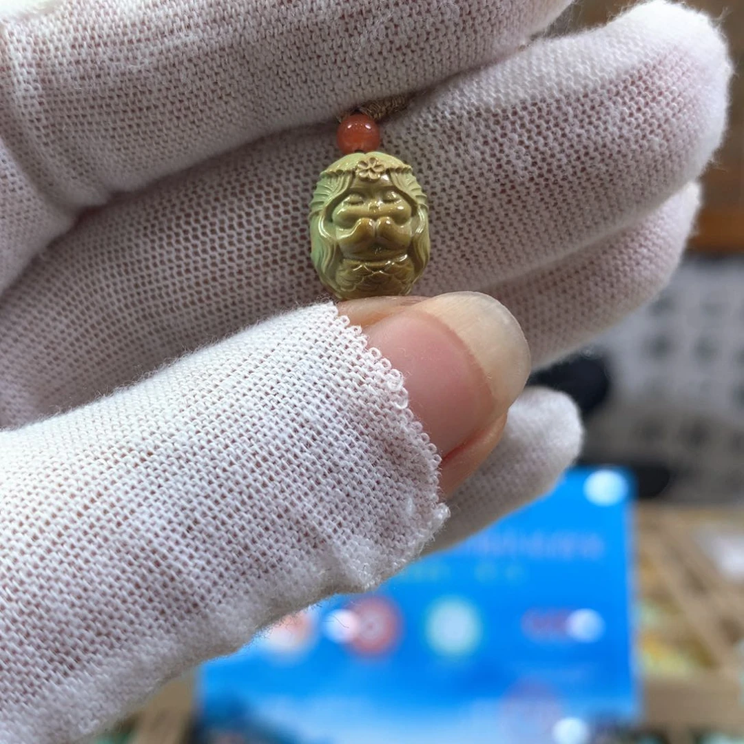 绿松石未镶嵌挂件
