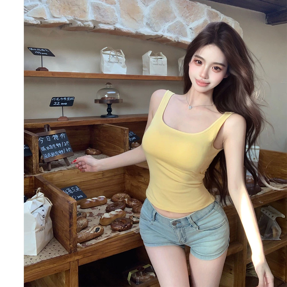 甜美多巴胺方领弹力含胸垫吊带背心女韩版洋气百搭基础款修身上衣