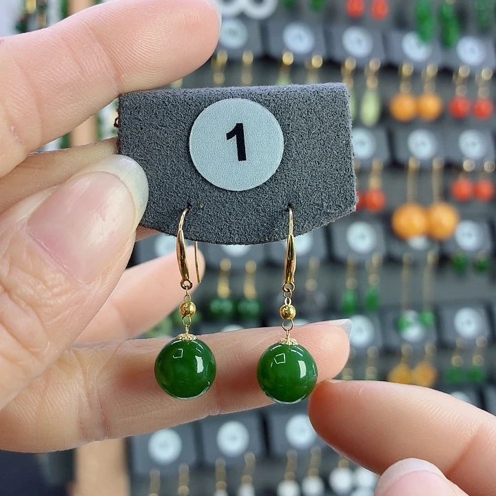 和田玉18K金镶嵌耳饰