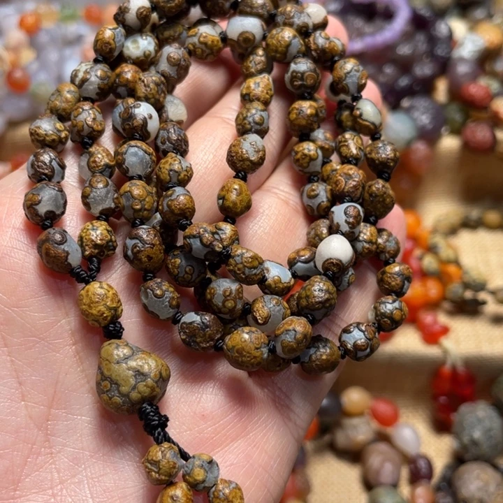 莉***石英石非金属阿拉善原石