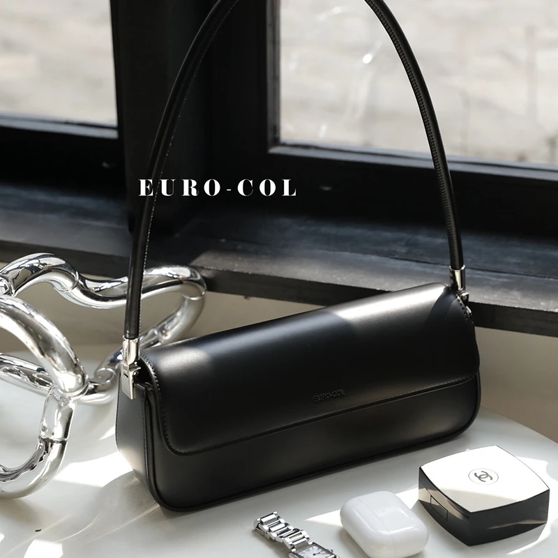 耐磨水桶包法棍包轻奢锁扣单肩包相机包翻盖式休闲