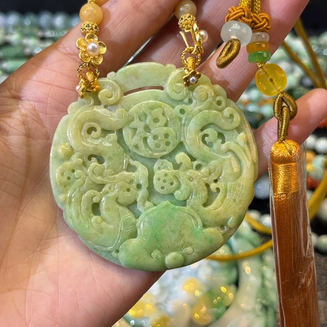 翡翠颈饰未镶嵌待编款