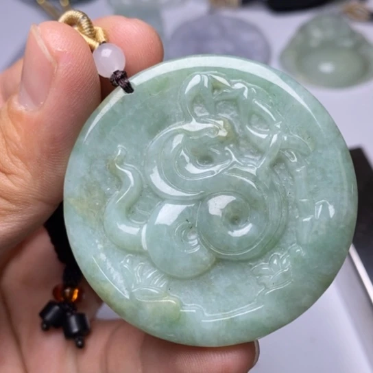 翡翠未镶嵌颈饰翡翠