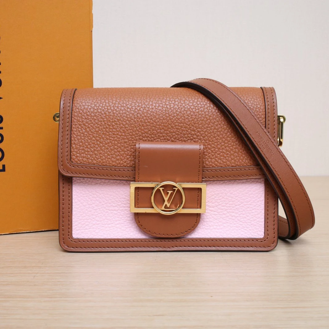 99新 LouisVuitton/路易威登 【娇活动】达芙妮20皮革C芯片 887413
