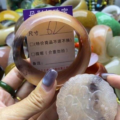 未镶嵌手镯石英质玉