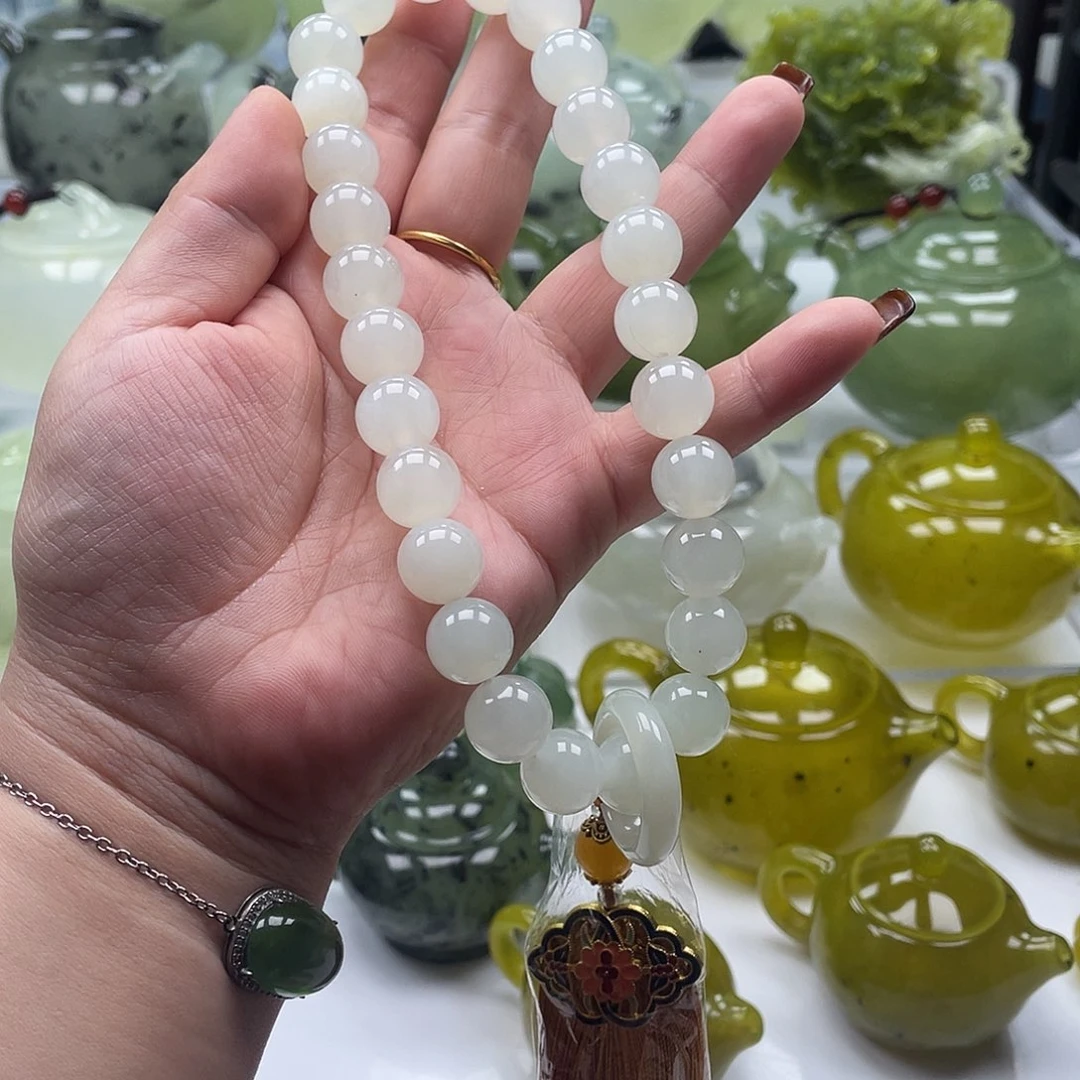 蛇纹石玉未镶嵌手持