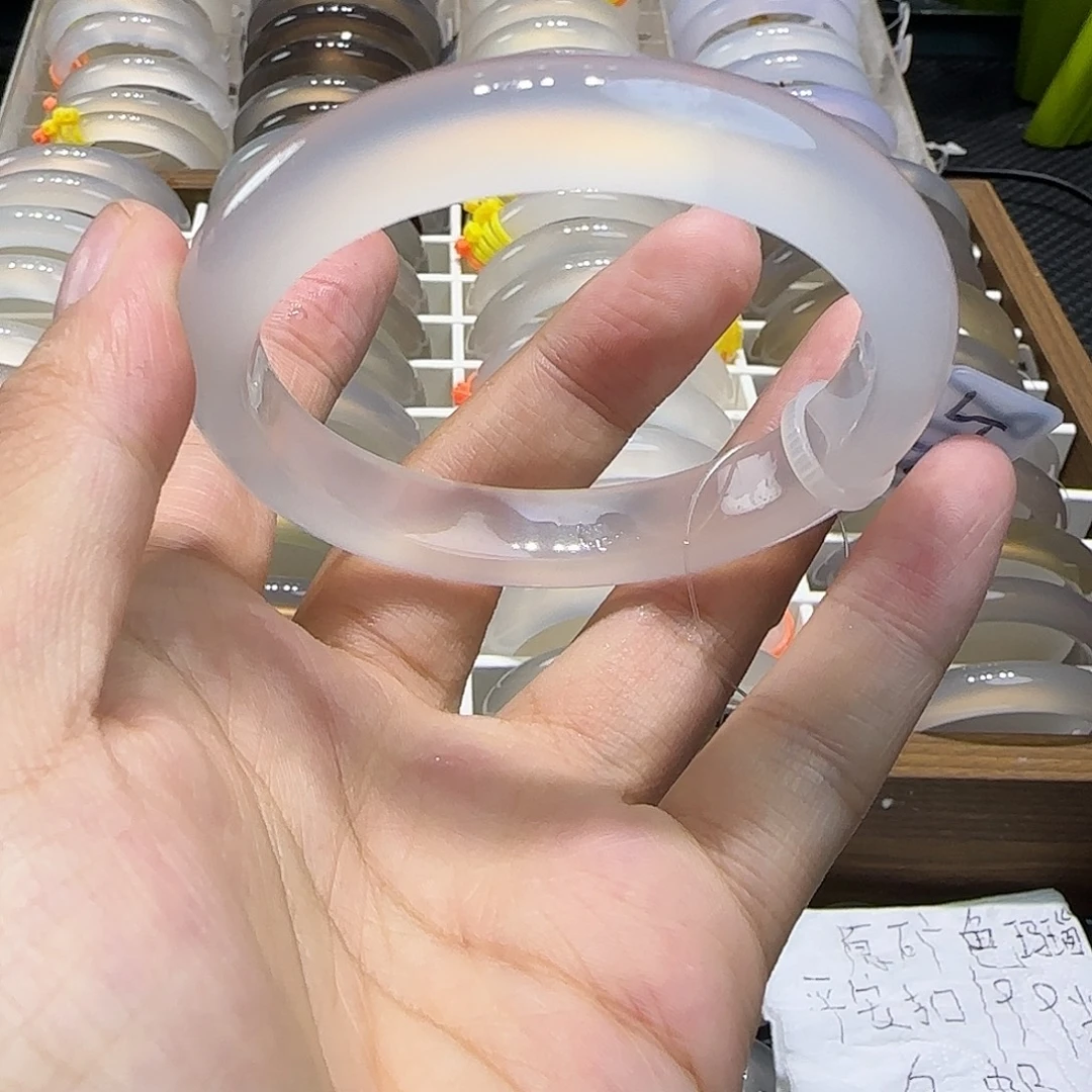 玛瑙/玉髓未镶嵌手镯55白冰