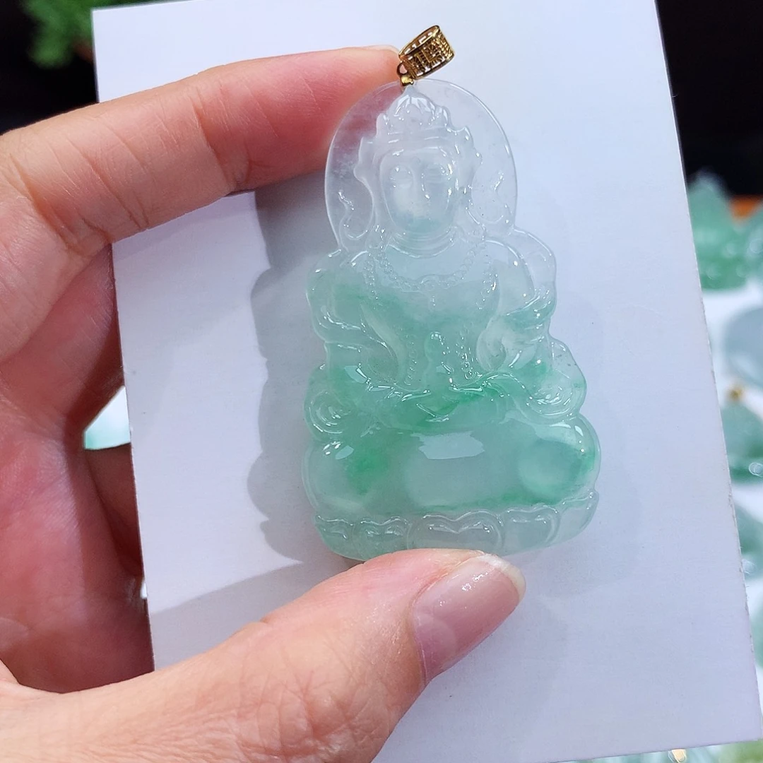 翡翠18K金镶嵌颈饰翡翠吊坠