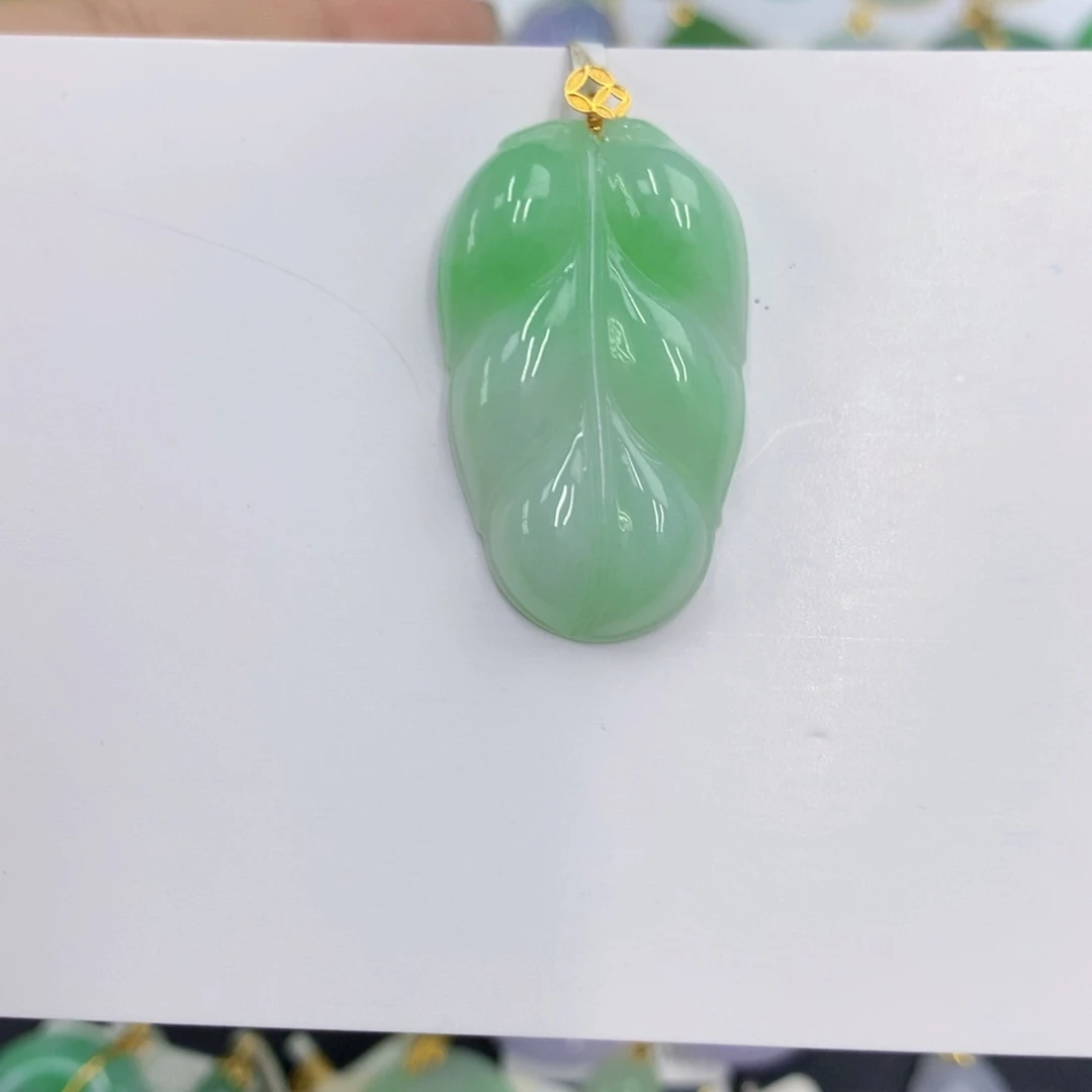 颈饰18K金镶嵌翡翠翡翠