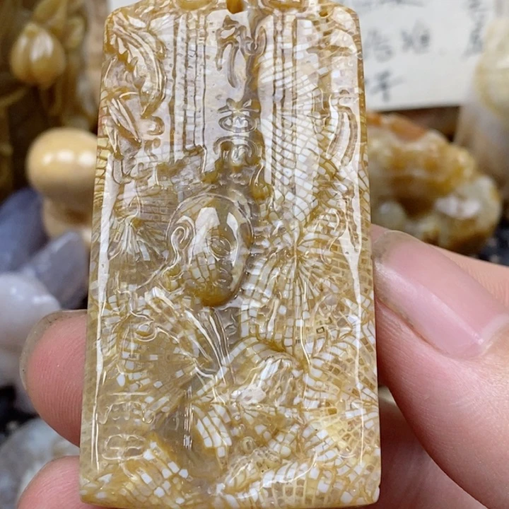 颈饰未镶嵌硅化珊瑚（珊瑚玉）