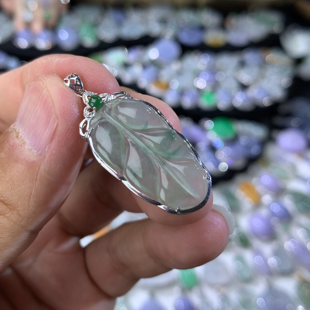 翡翠18K金镶嵌戒指