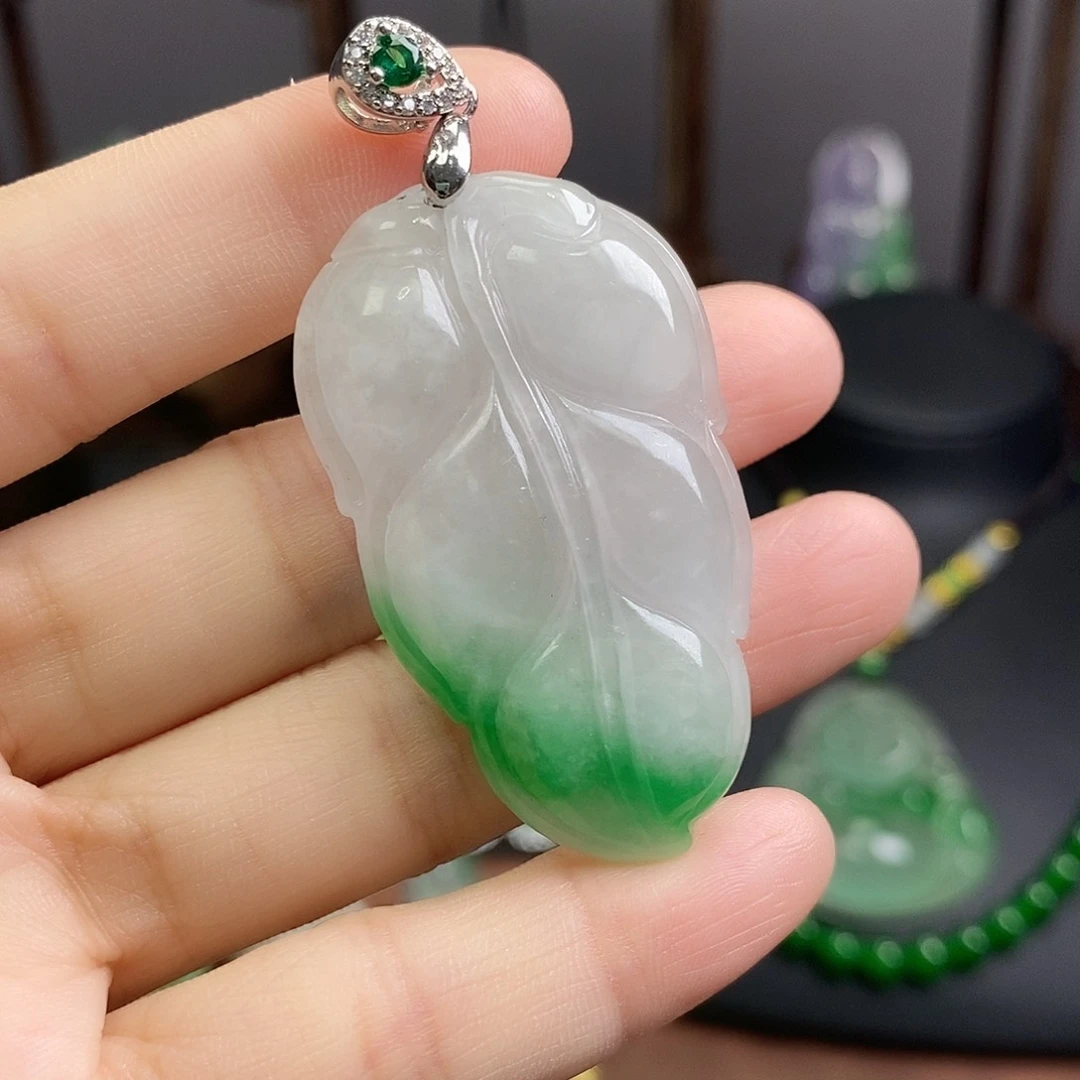 吊坠(赠链)未镶嵌翡翠