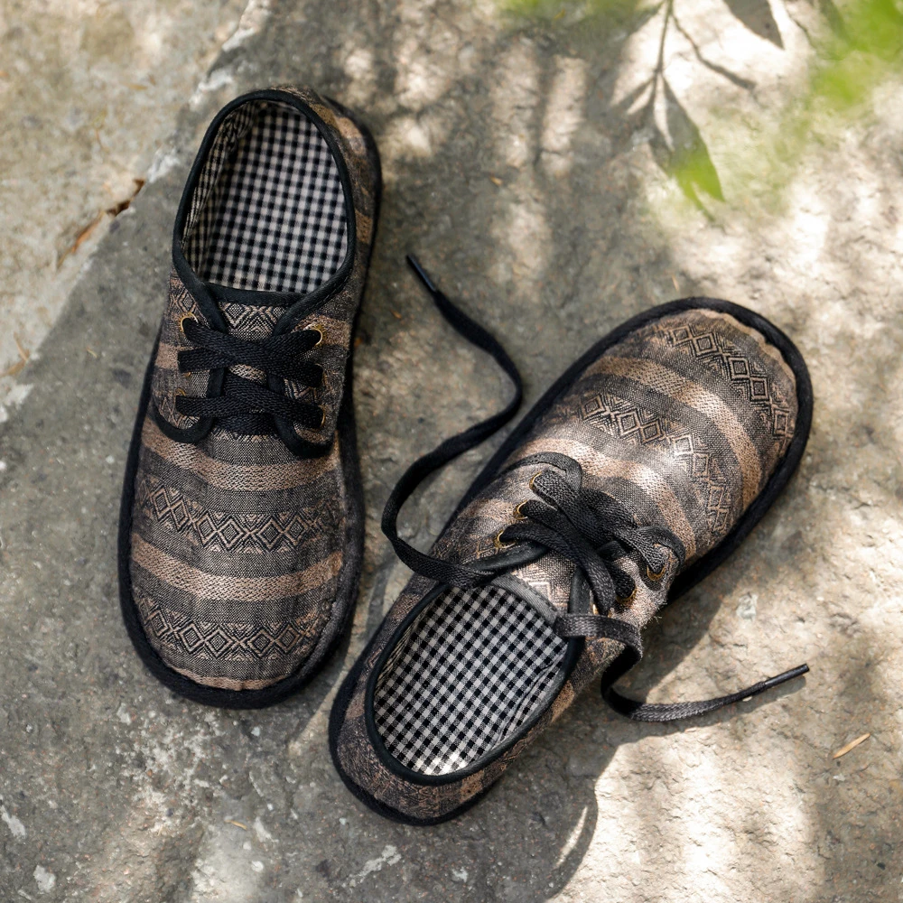 by  秋季单鞋/ 民族风系带软底女单鞋 2025新款透气亚麻工艺布鞋