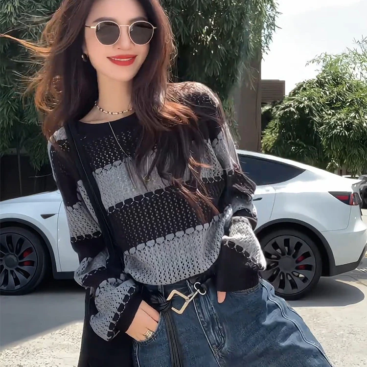 韩系灰色条纹镂空针织衫毛衣女2025早秋薄款宽松圆领短款长袖上衣