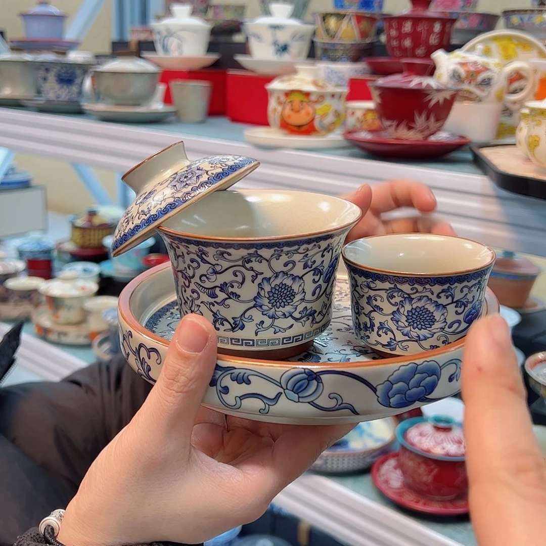 今天又有新朋友一起走