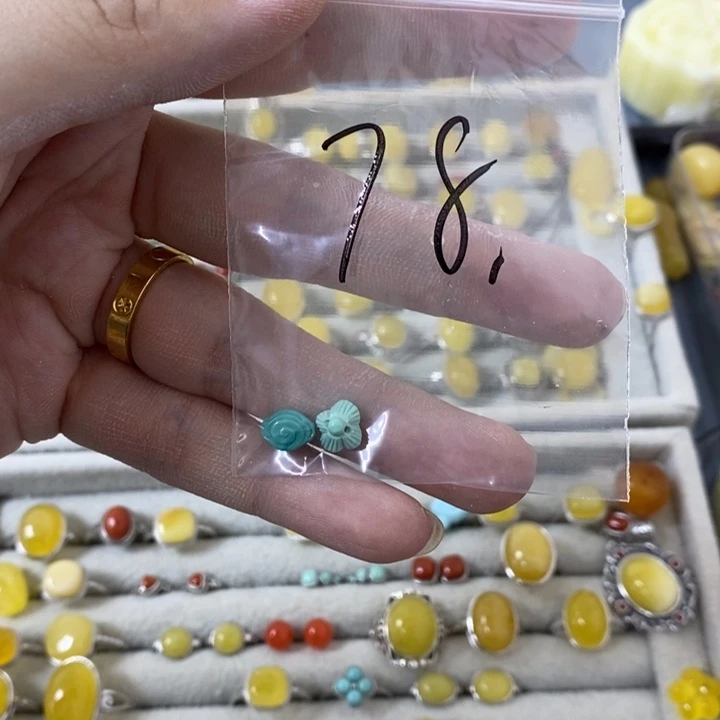 蜜蜡裸石未镶嵌吊坠