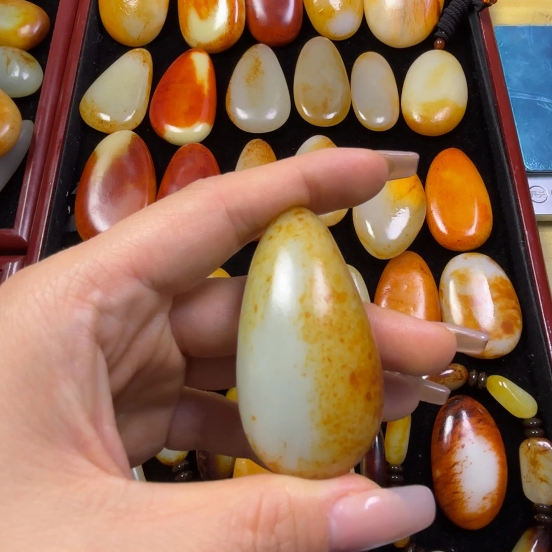 用***9和田玉未镶嵌颈饰