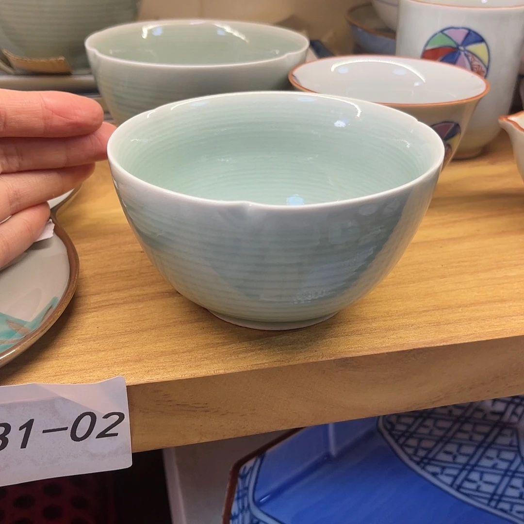 瓷片三瓣青瓷碗啊啊啊