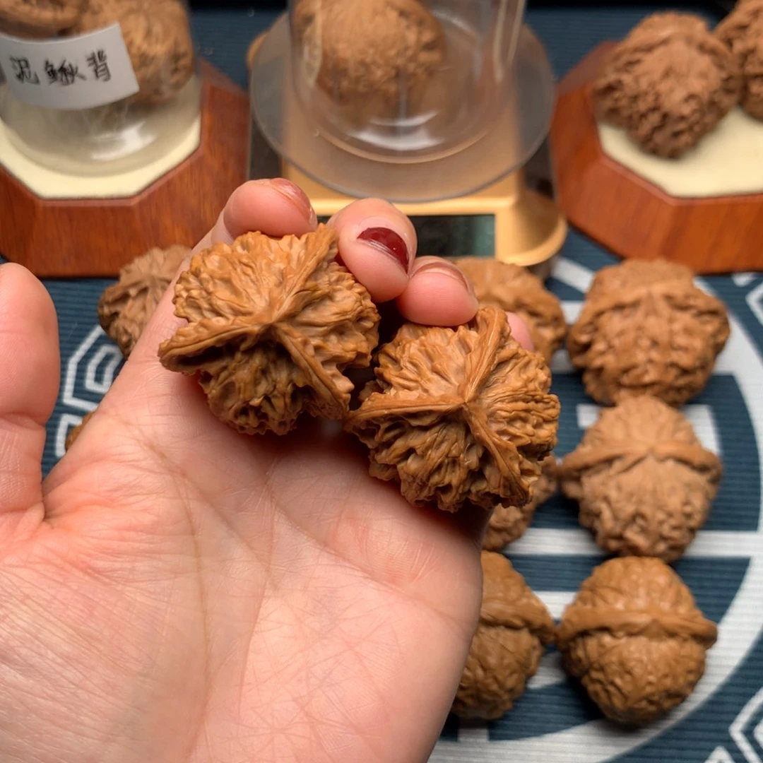 文玩核桃把件荷****n盘山三棱