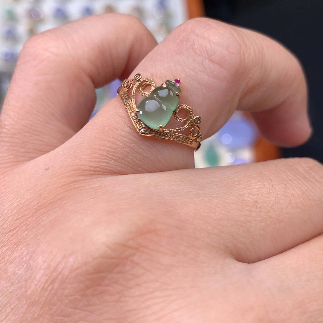 翡翠戒指18K金镶嵌葫芦戒指