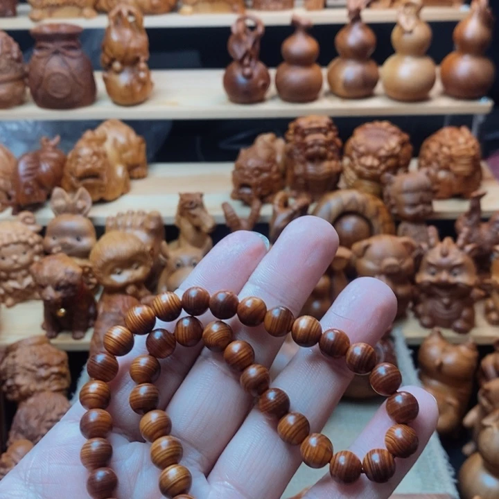 木质胜**哥崖柏木雕。。。