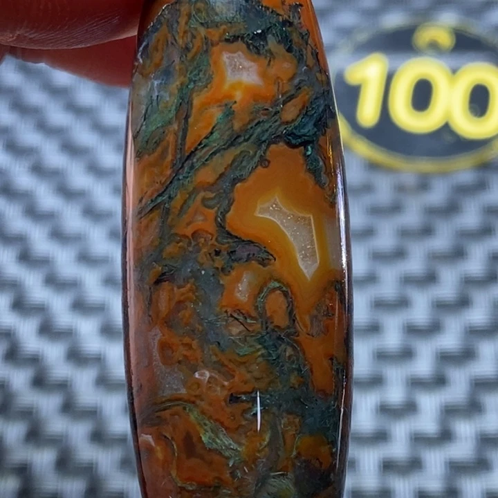 秦***z玛瑙/玉髓足铂镶嵌颈饰