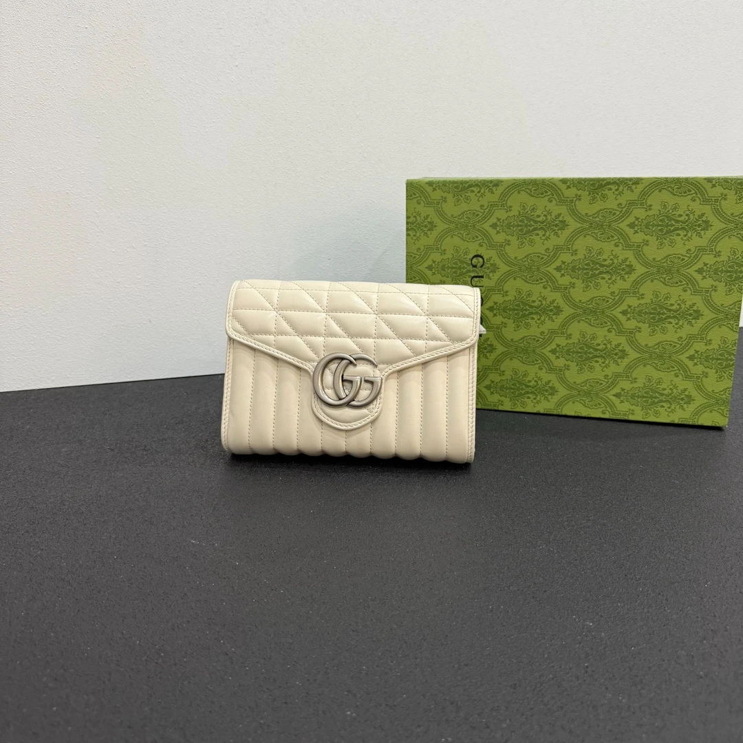未使用 GUCCI/古驰 壹所奢品/马蒙woc白银单肩斜挎包/闲置