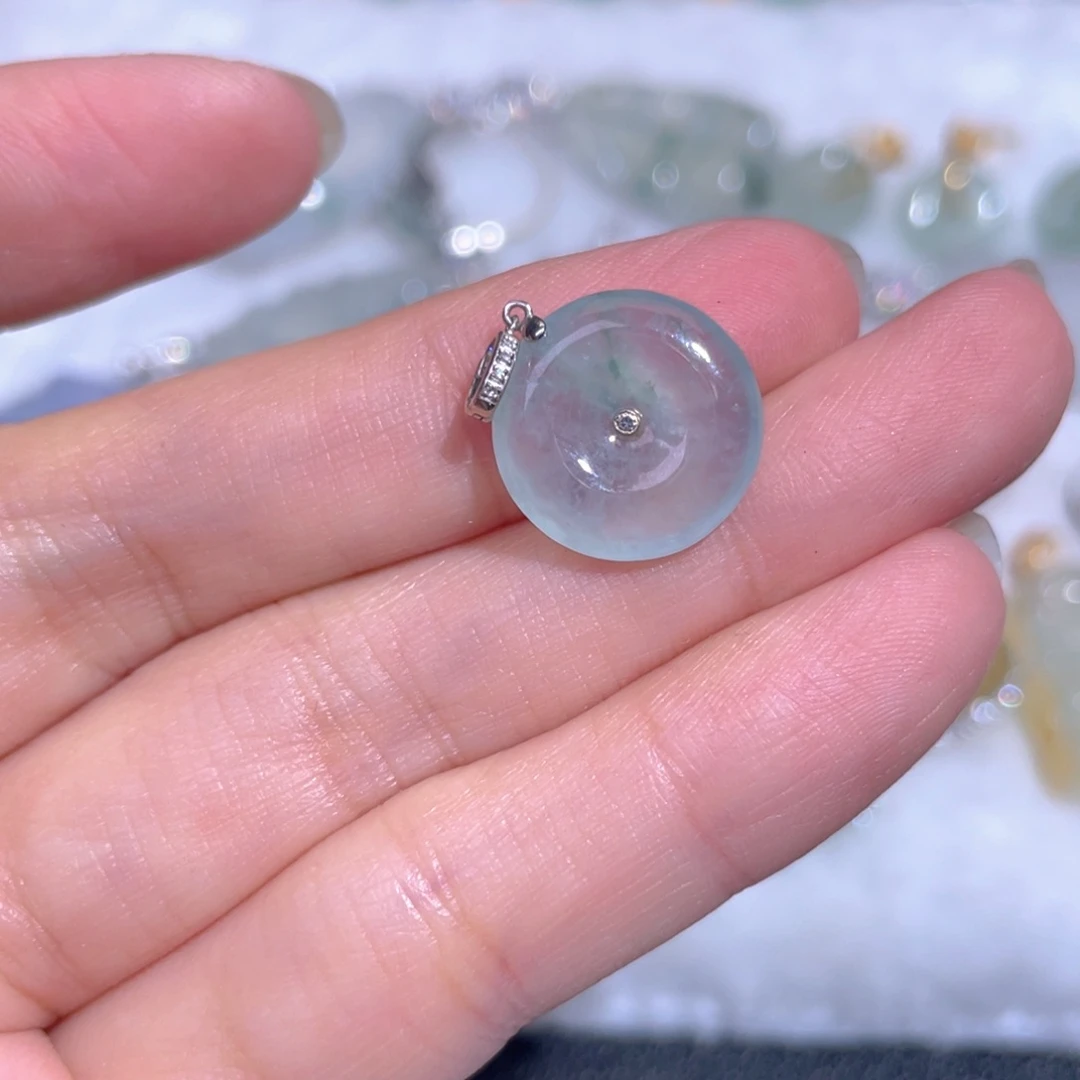 颈饰18K金镶嵌翡翠翡翠