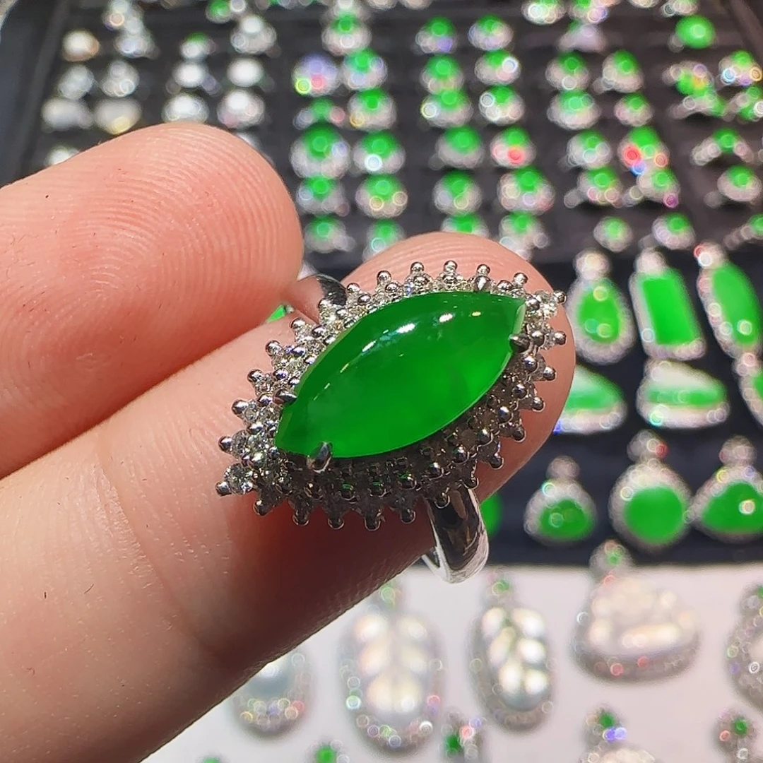 翡翠18K金镶嵌戒指戒指