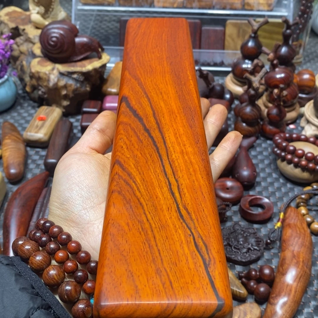 微凹黄檀（南美大红酸枝）風*