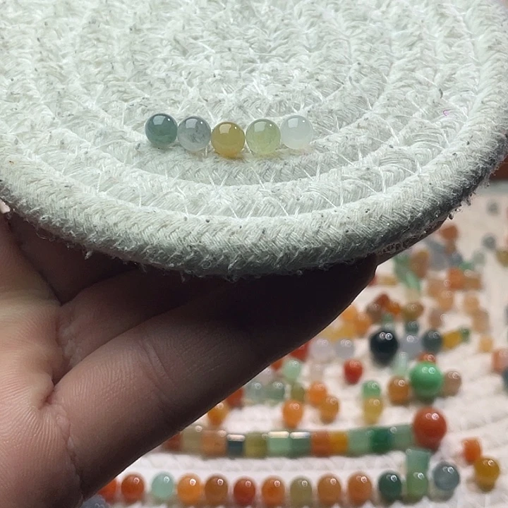 翡翠散珠未镶嵌定制翡翠卡5+，一组