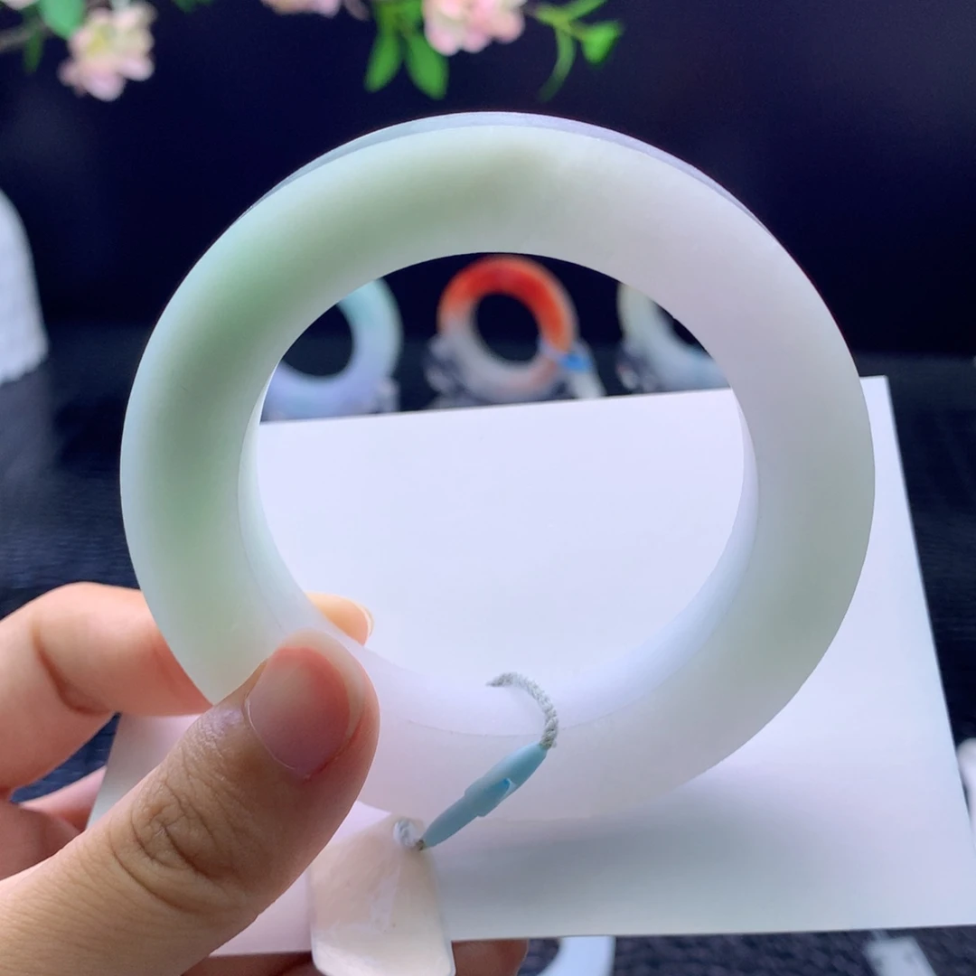 定制翡翠未镶嵌手镯