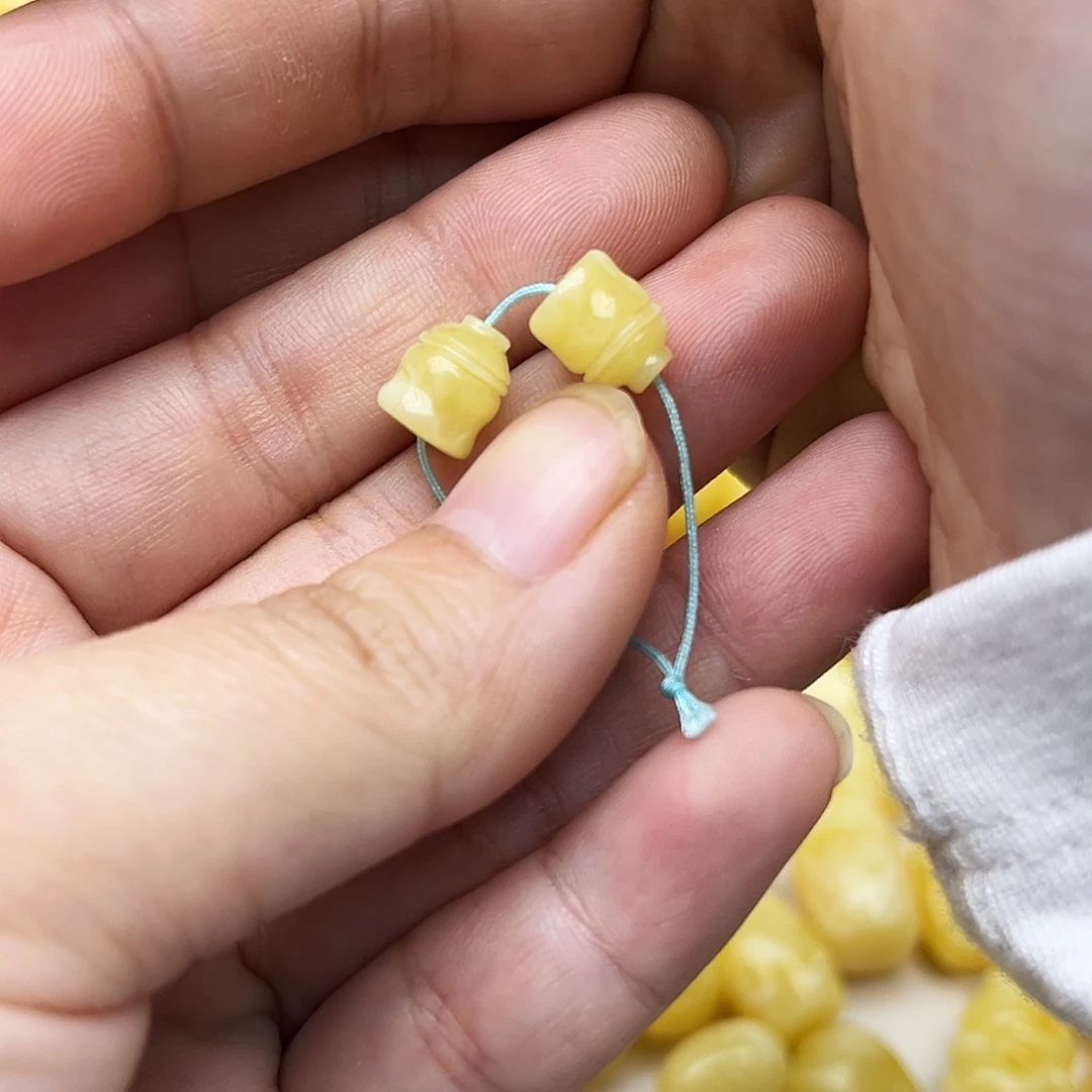 蜜蜡未镶嵌裸石配饰