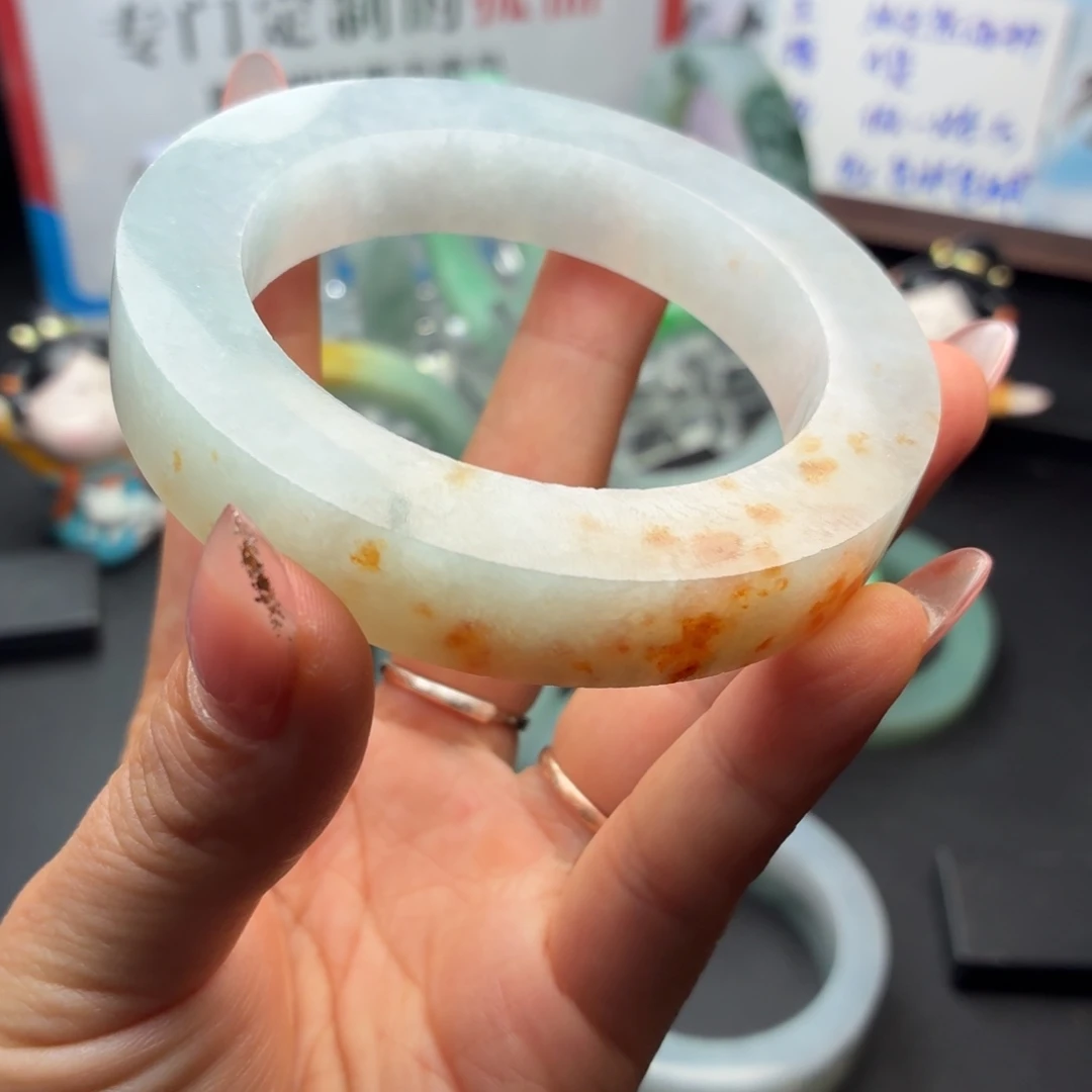 定制翡翠未镶嵌翡翠手镯