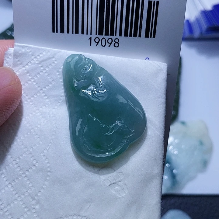 翡翠未镶嵌颈饰天光墟翡翠市场现金代购