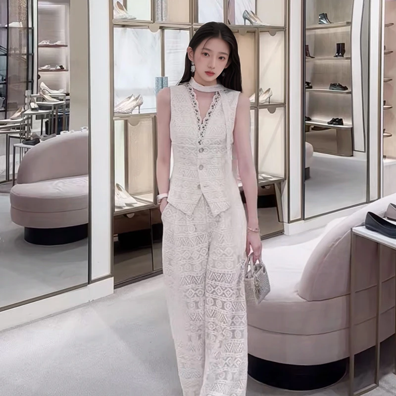 2025夏季穿搭一整套高级感独特漂亮轻奢镂空领背心长裤套装N4031