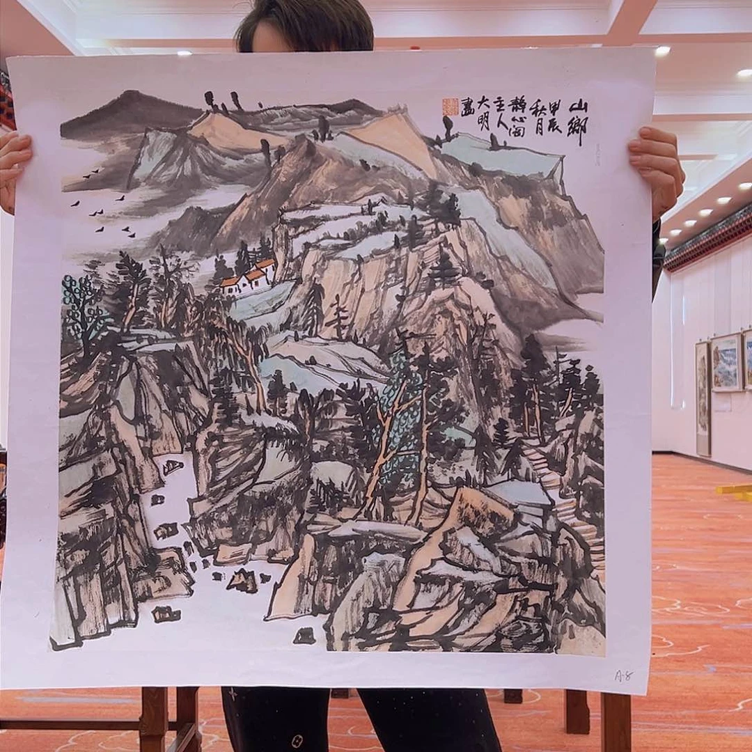 国画朱大明原作溯源带证件合影视频