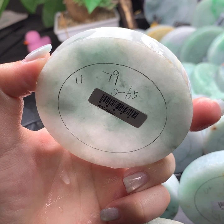 未镶嵌手镯定制翡翠