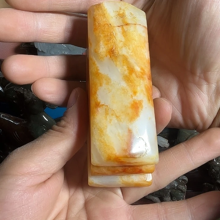 和田玉未镶嵌把件