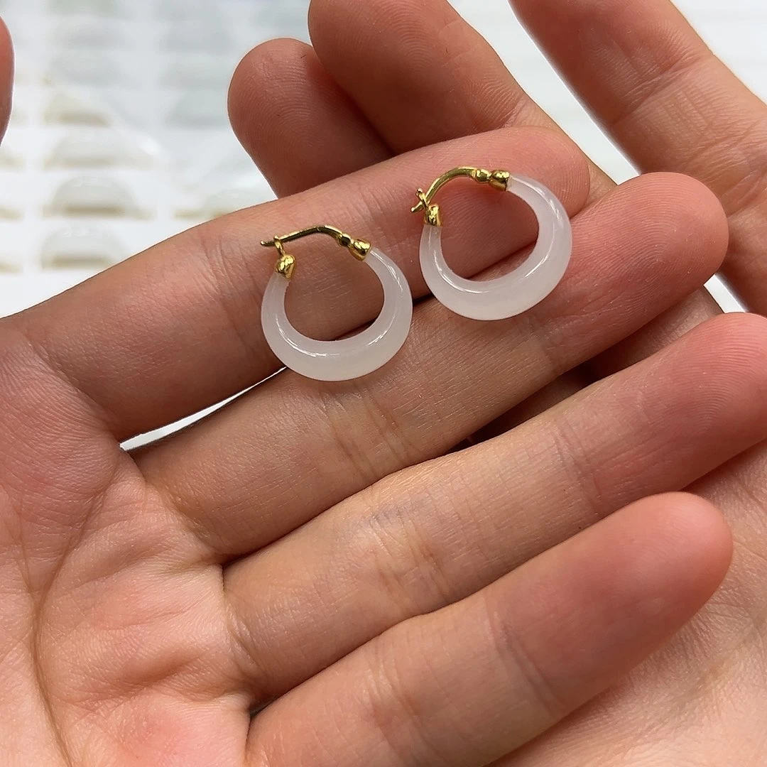 银S925镶嵌和田玉耳饰阳**下