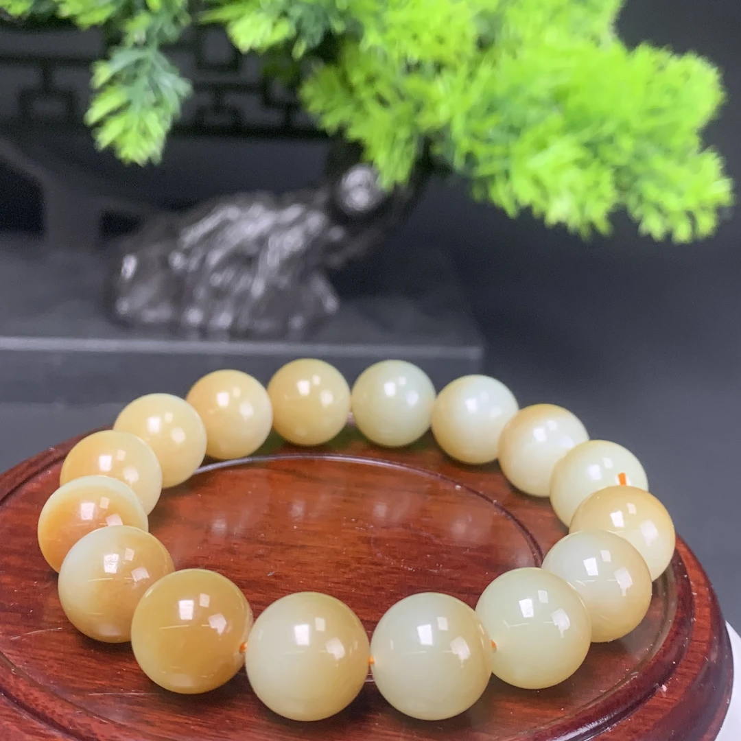 D3231珠宝玉石精选和田玉手串