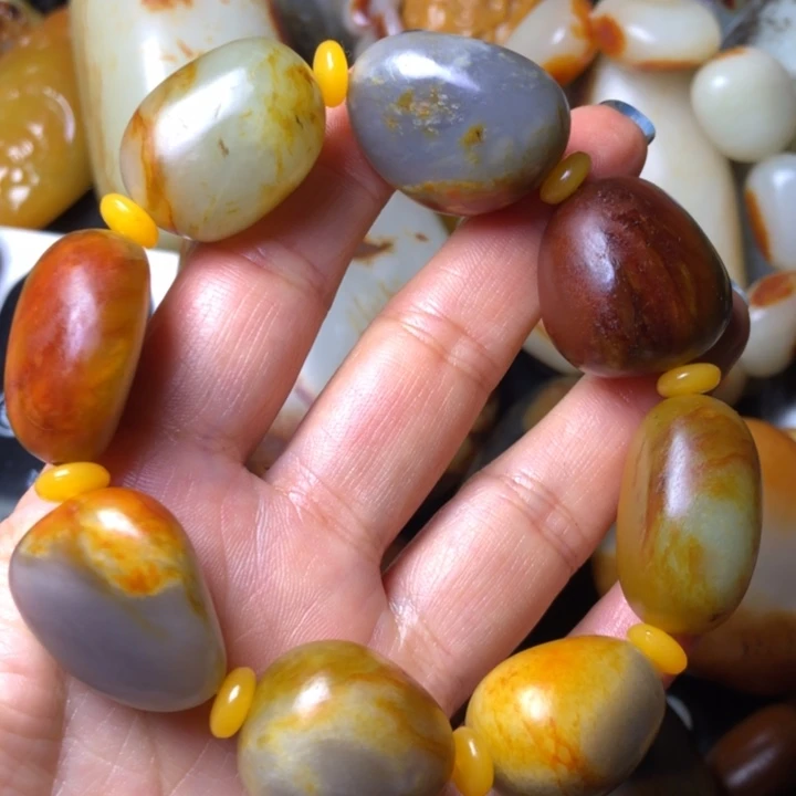 和田玉未镶嵌珠宝奇石